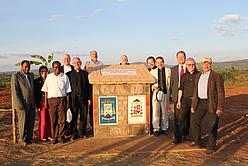 Die Eichstätter Delegation am Grundstein in Bugendana