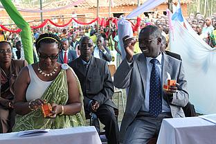 Mehrere Minister waren nach Bugendana gekommen